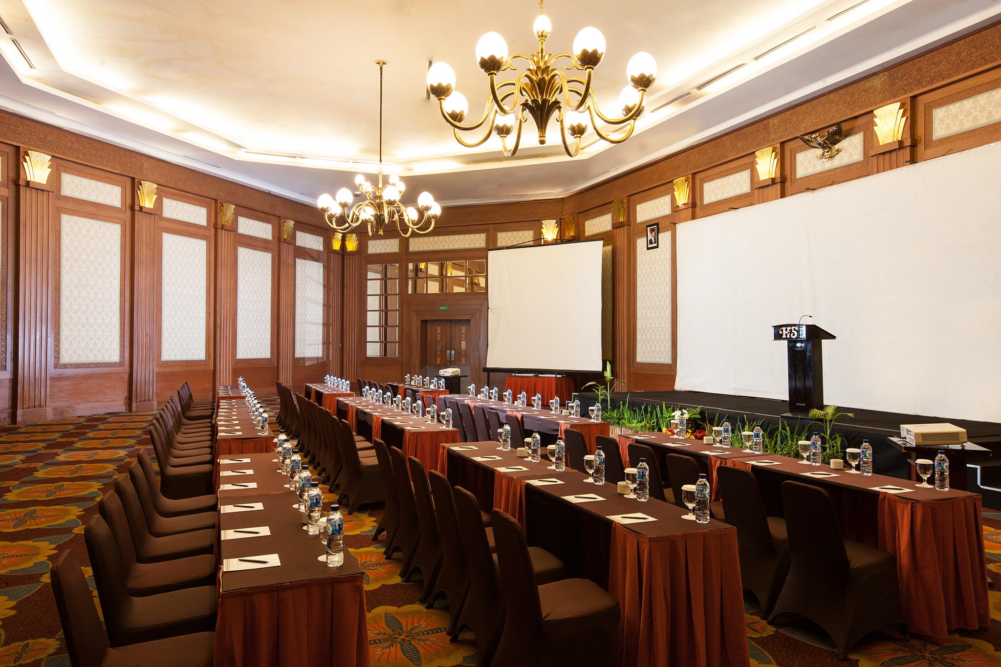 Hotel Santika Premiere Semarang Exterior foto