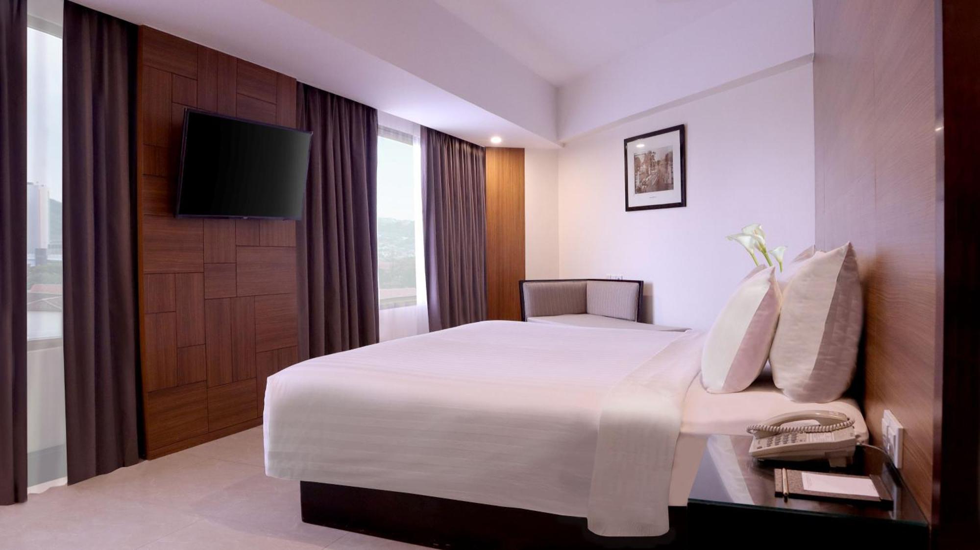 Hotel Santika Premiere Semarang Exterior foto