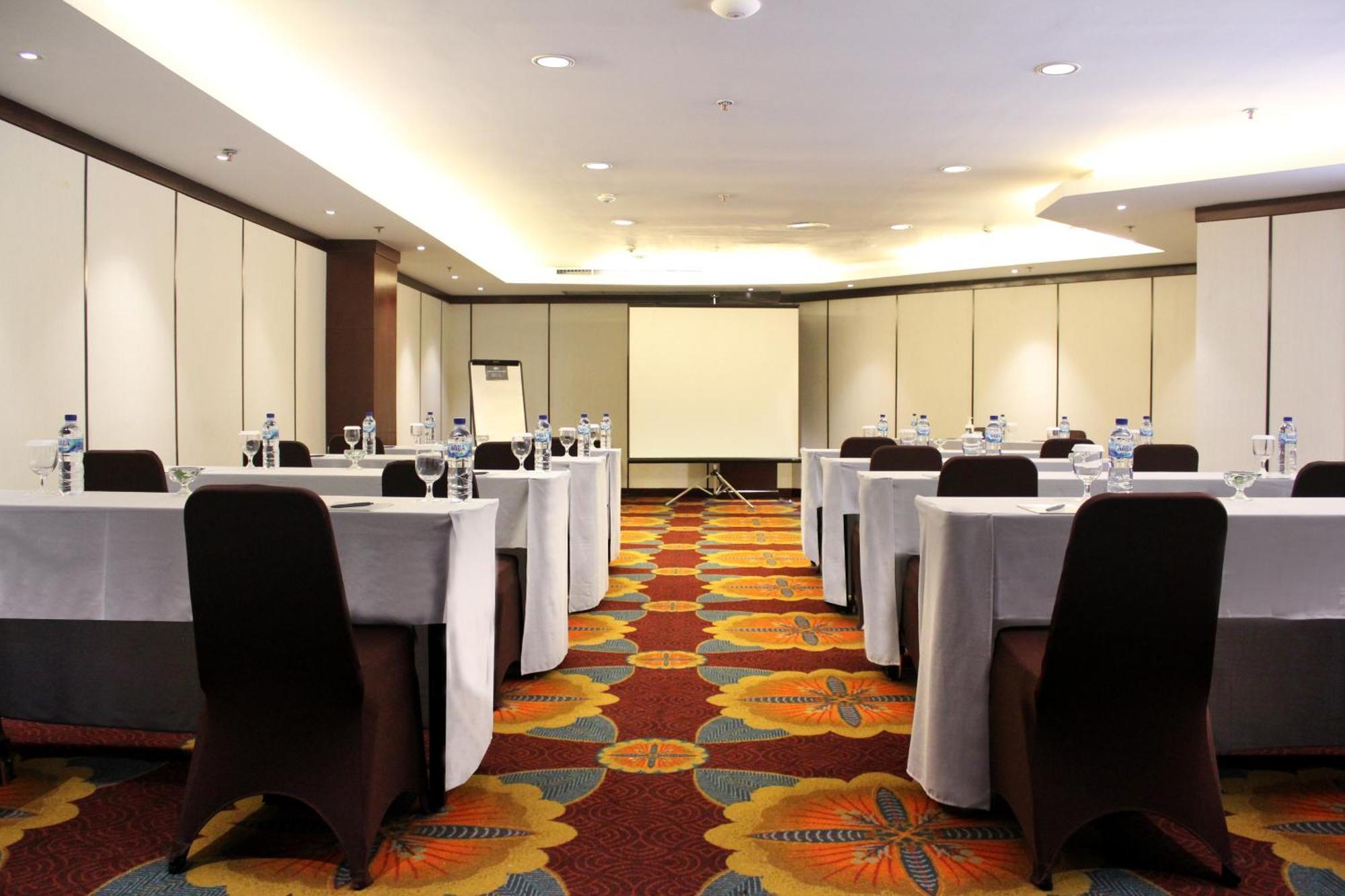 Hotel Santika Premiere Semarang Exterior foto